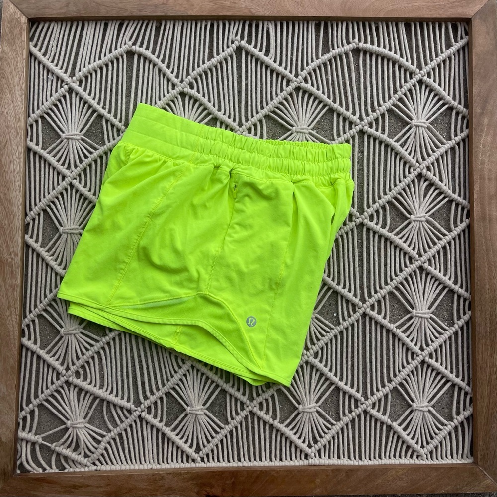 Lululemon Hotty Hot Shorts Size 4 Tall - Highlight Yellow